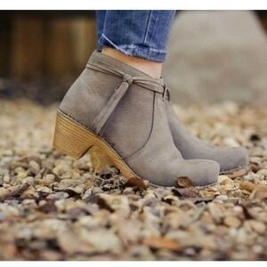 Dansko‎ Women's Taupe Markie Nubuck Leather Tasseled Clog Booties EU 42/US 11.5